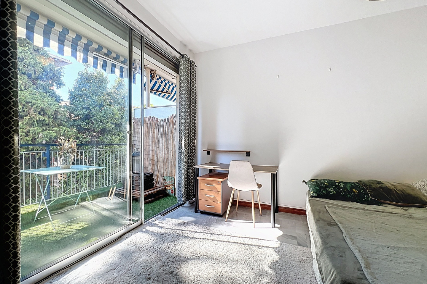 
                                                Vente
                                                 Nice Cimiez Cemenelum - Beau studio 26 m2 balcon