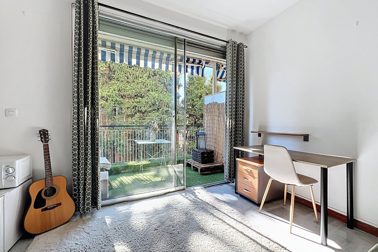 
                                                Vente
                                                 Nice Cimiez Cemenelum - Beau studio 26 m2 balcon