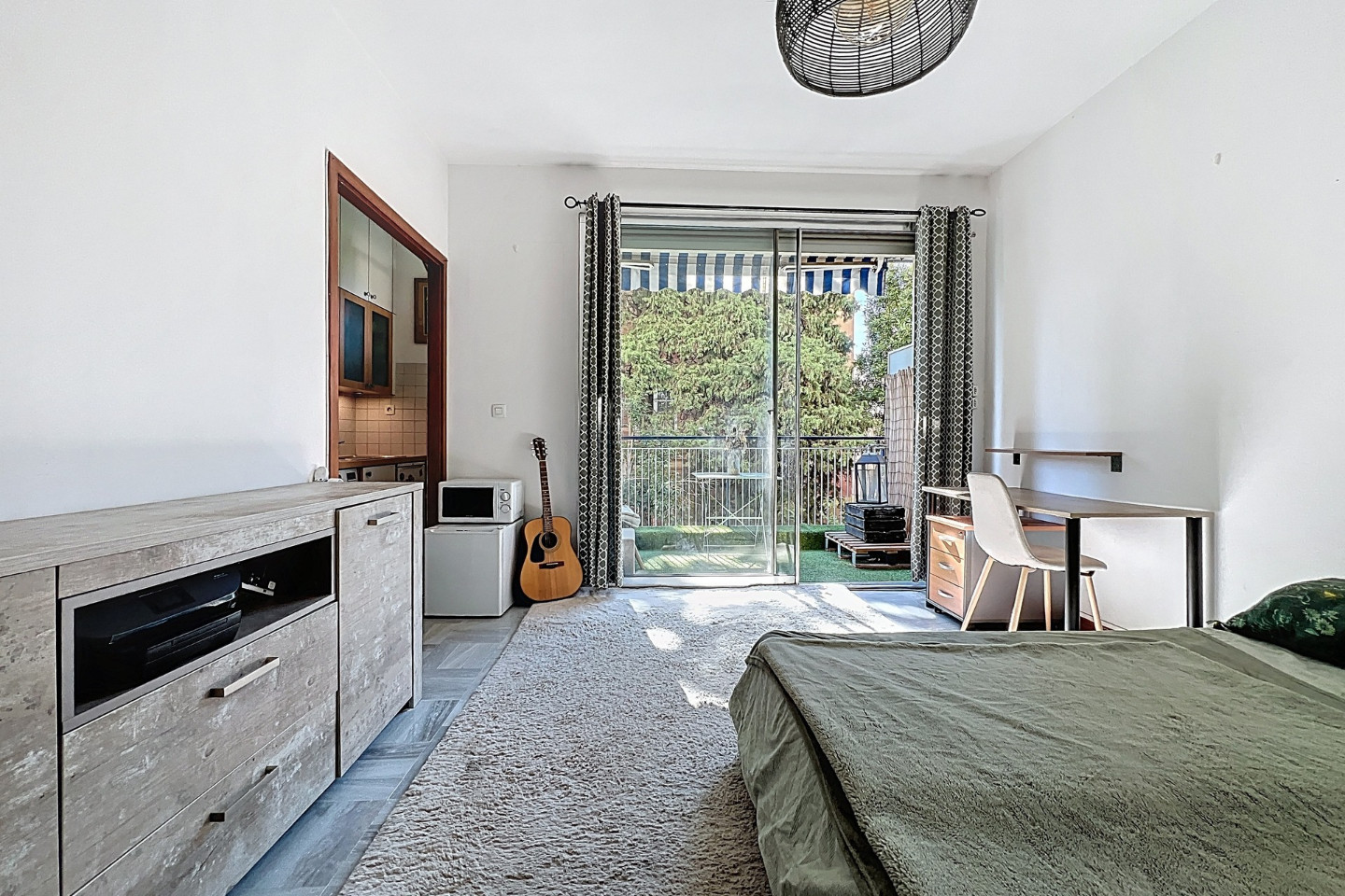 
                                                Vente
                                                 Nice Cimiez Cemenelum - Beau studio 26 m2 balcon