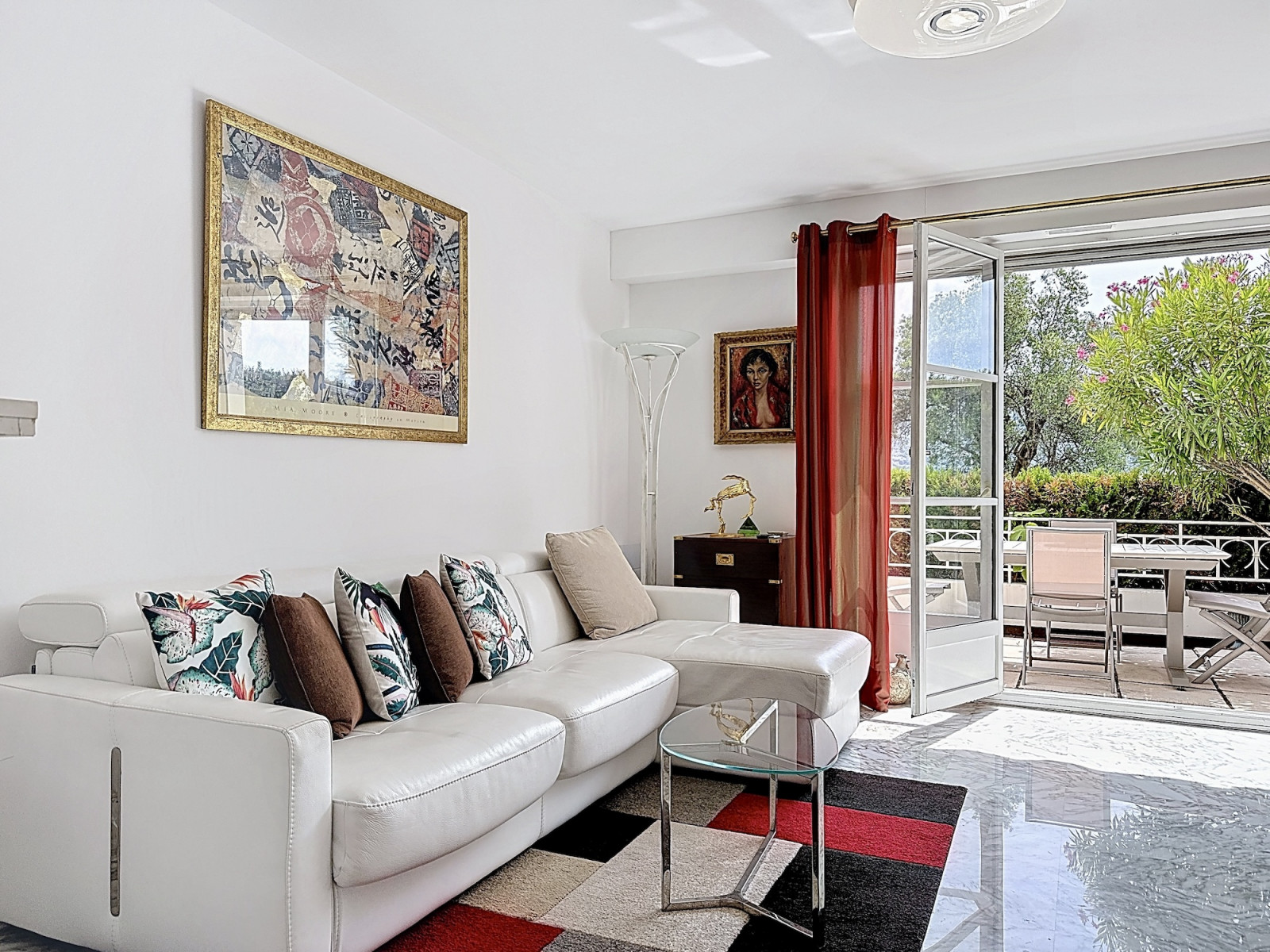 
                                                Vente
                                                 Nice Cimiez - Espace, calme, piscine : que du bonheur !