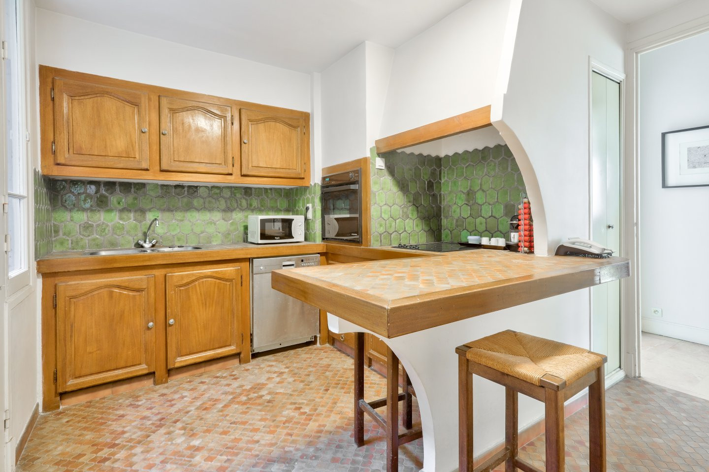 
                                                Vente
                                                 Nice - Cimiez - Grand 4 pièces de 116 m² à rénover situé dans un palais Bel époque