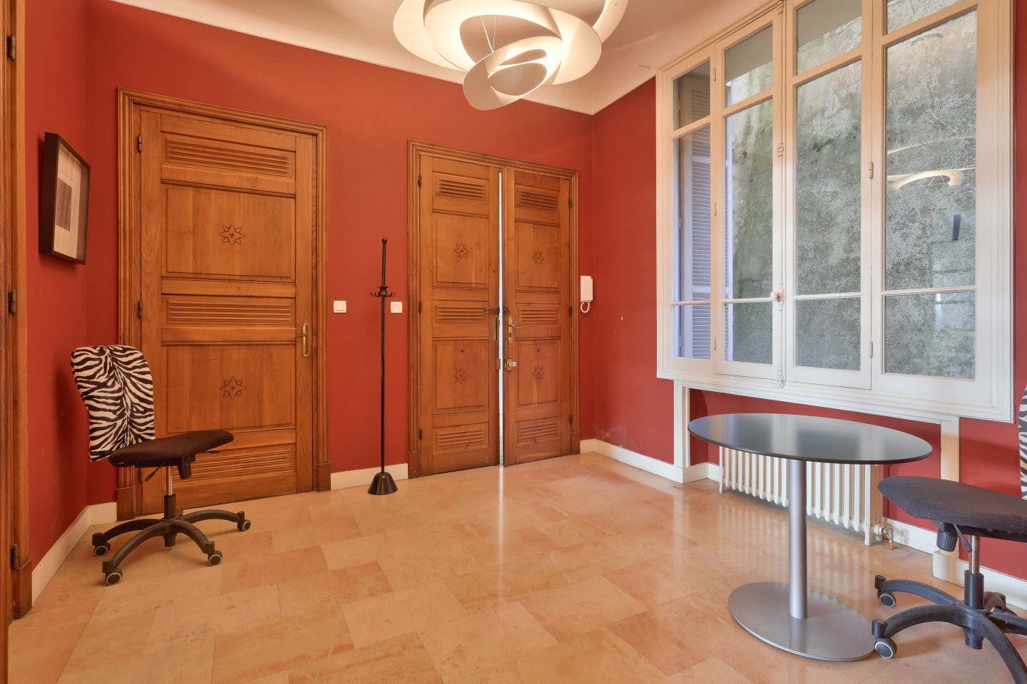
                                                Vente
                                                 Nice - Cimiez - Grand 4 pièces de 116 m² à rénover situé dans un palais Bel époque