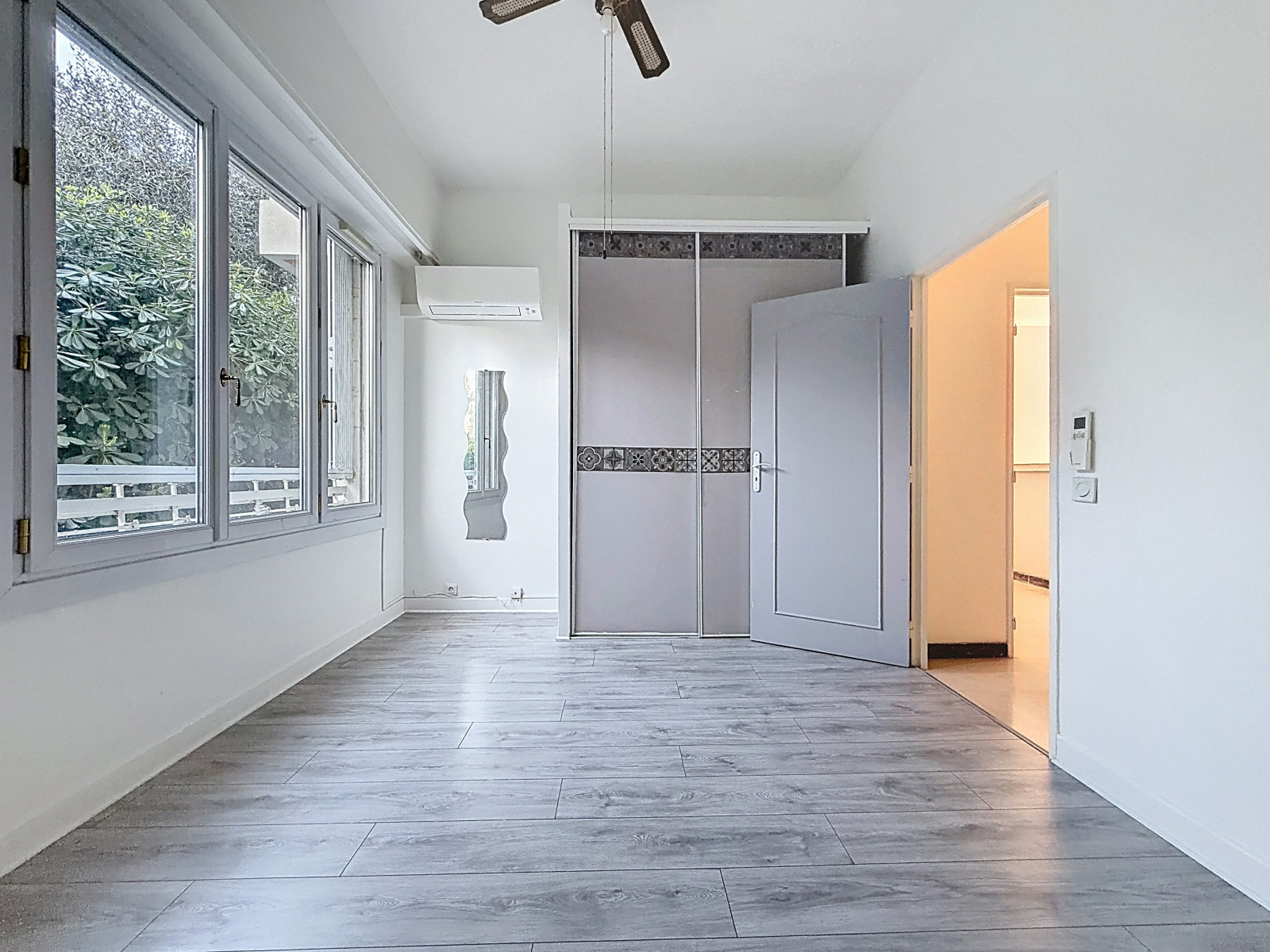 
                                                Vente
                                                 Nice Cimiez - Idéal familles - Beau 4 pièces en rez de jardin dans une résidence avec parc