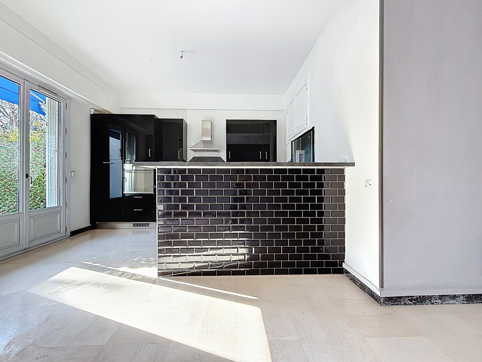 
                                                Vente
                                                 Nice Cimiez - Idéal familles - 4 pièces en  RDJ