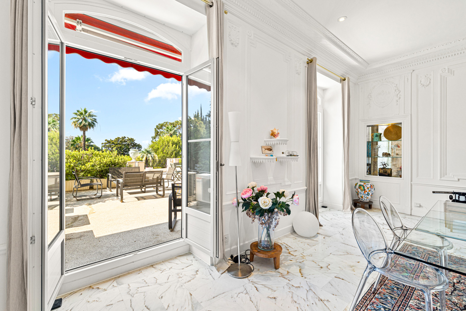 
                                                Vente
                                                 Nice - Cimiez - Magnifique 4 pièces