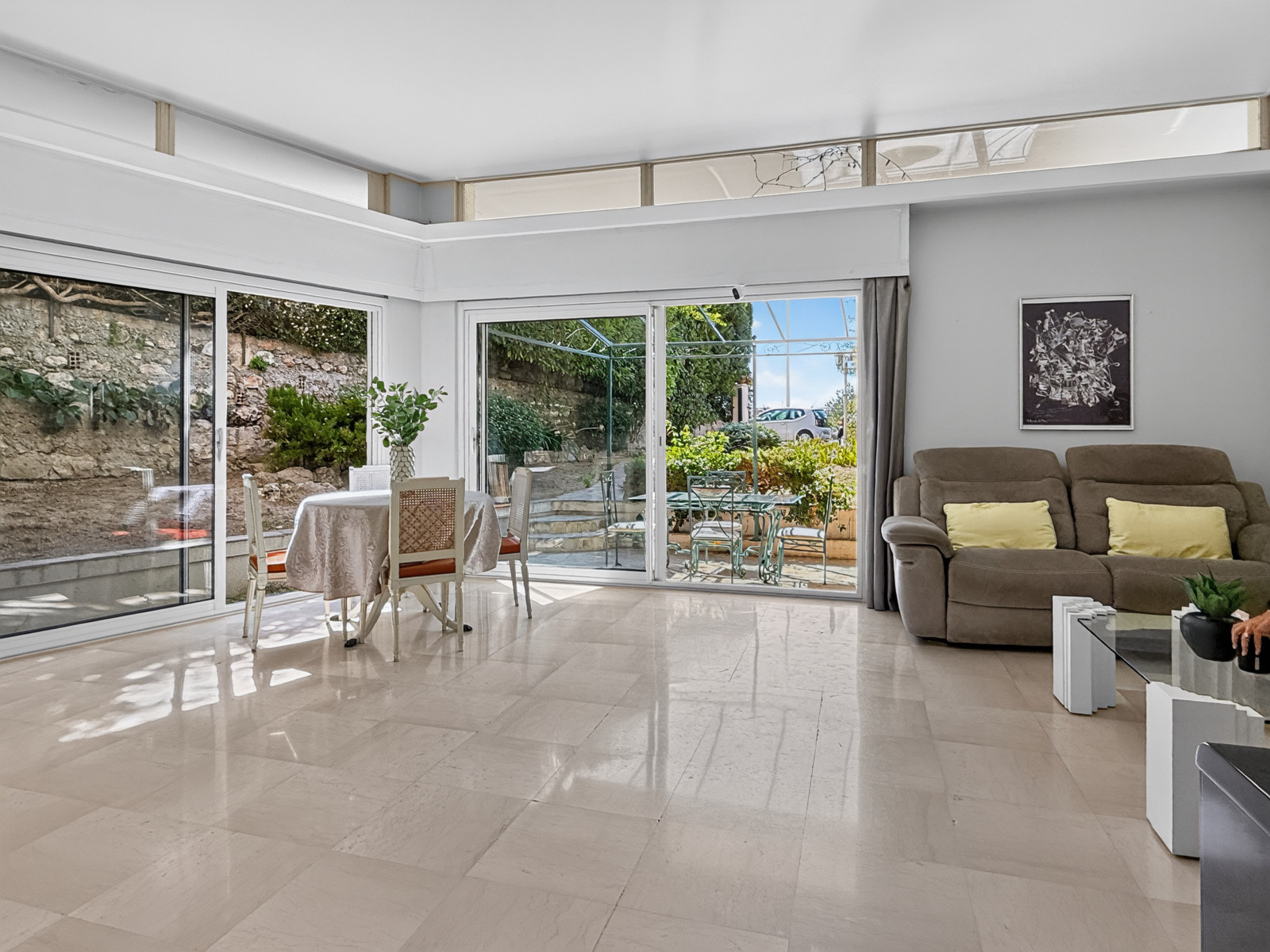 
                                                Vente
                                                 Nice Cimiez - Proche Centre ville et collège Stanislas, beau 3 pièces 87m2 en Rez de Jardin