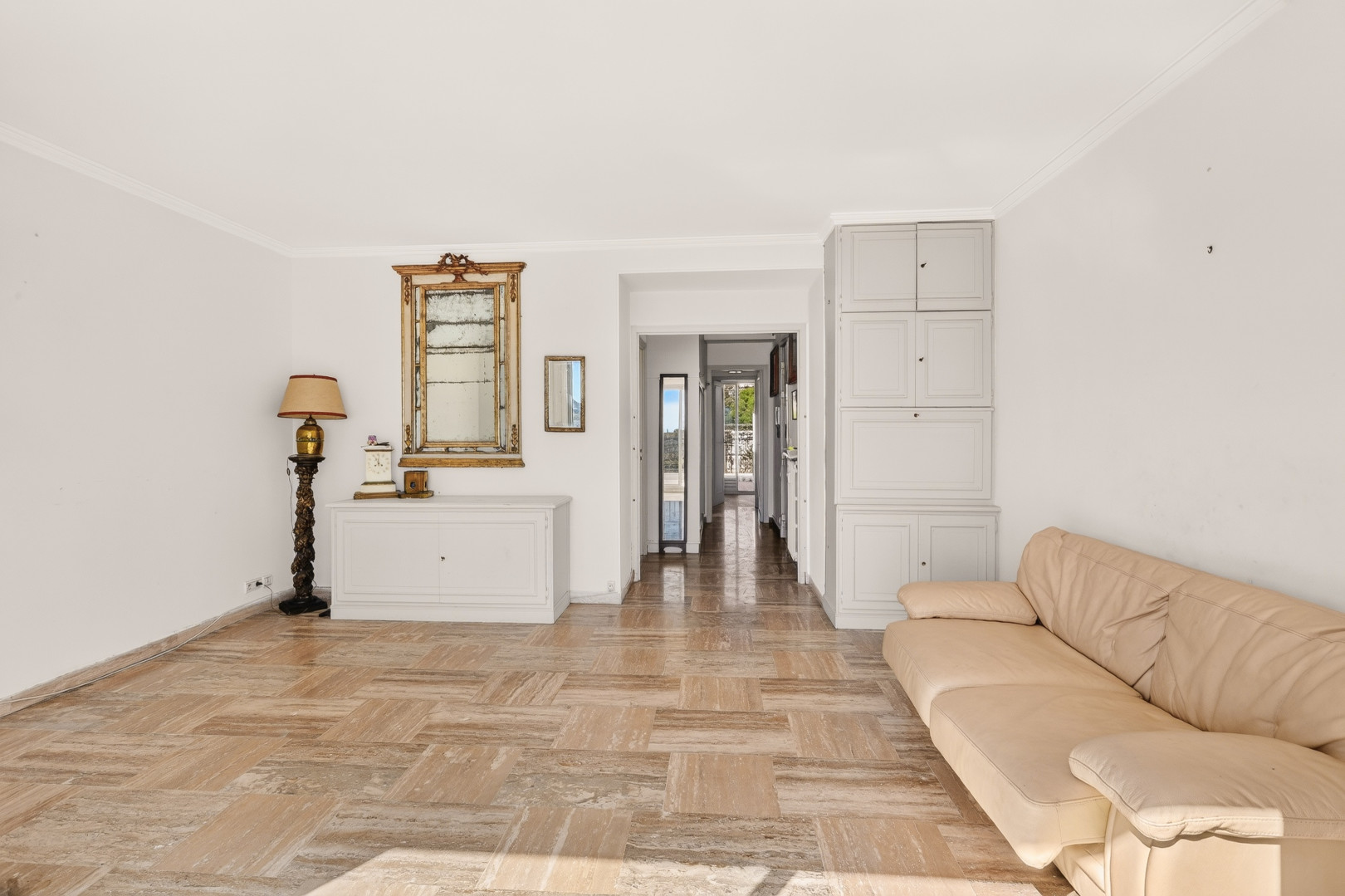 
                                                Vente
                                                 Nice Cimiez - Rare - 2 pièces 57m2 et 90m2 de terrasse au dernier étage d'une résidence de standing