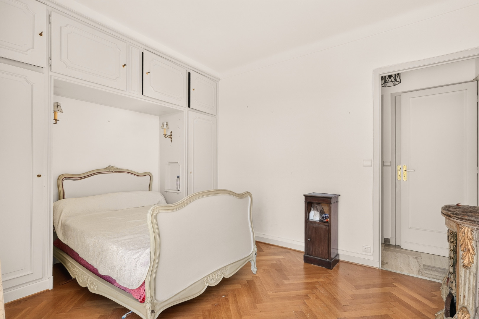 
                                                Vente
                                                 Nice Cimiez - Rare - 2 pièces 57m2 et 90m2 de terrasse au dernier étage d'une résidence de standing
