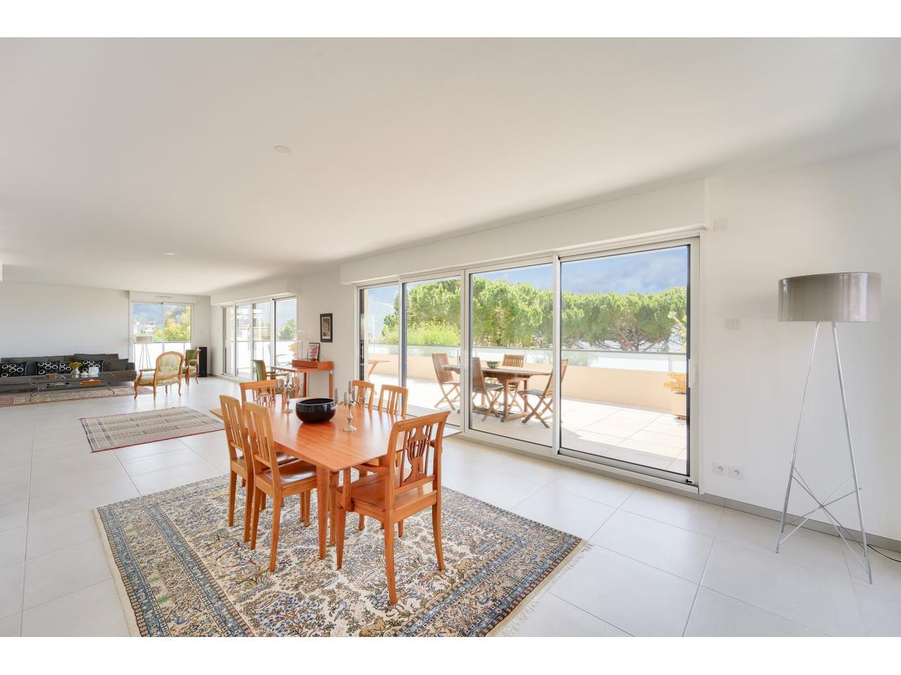 
                                                Vente
                                                 Nice Cimiez Toit-terrasse