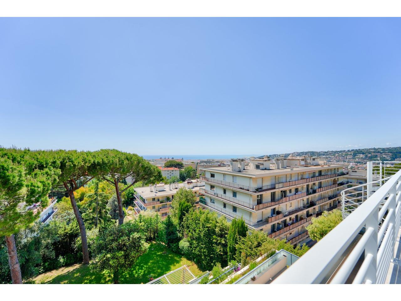 
                                                Vente
                                                 Nice Cimiez Toit-terrasse