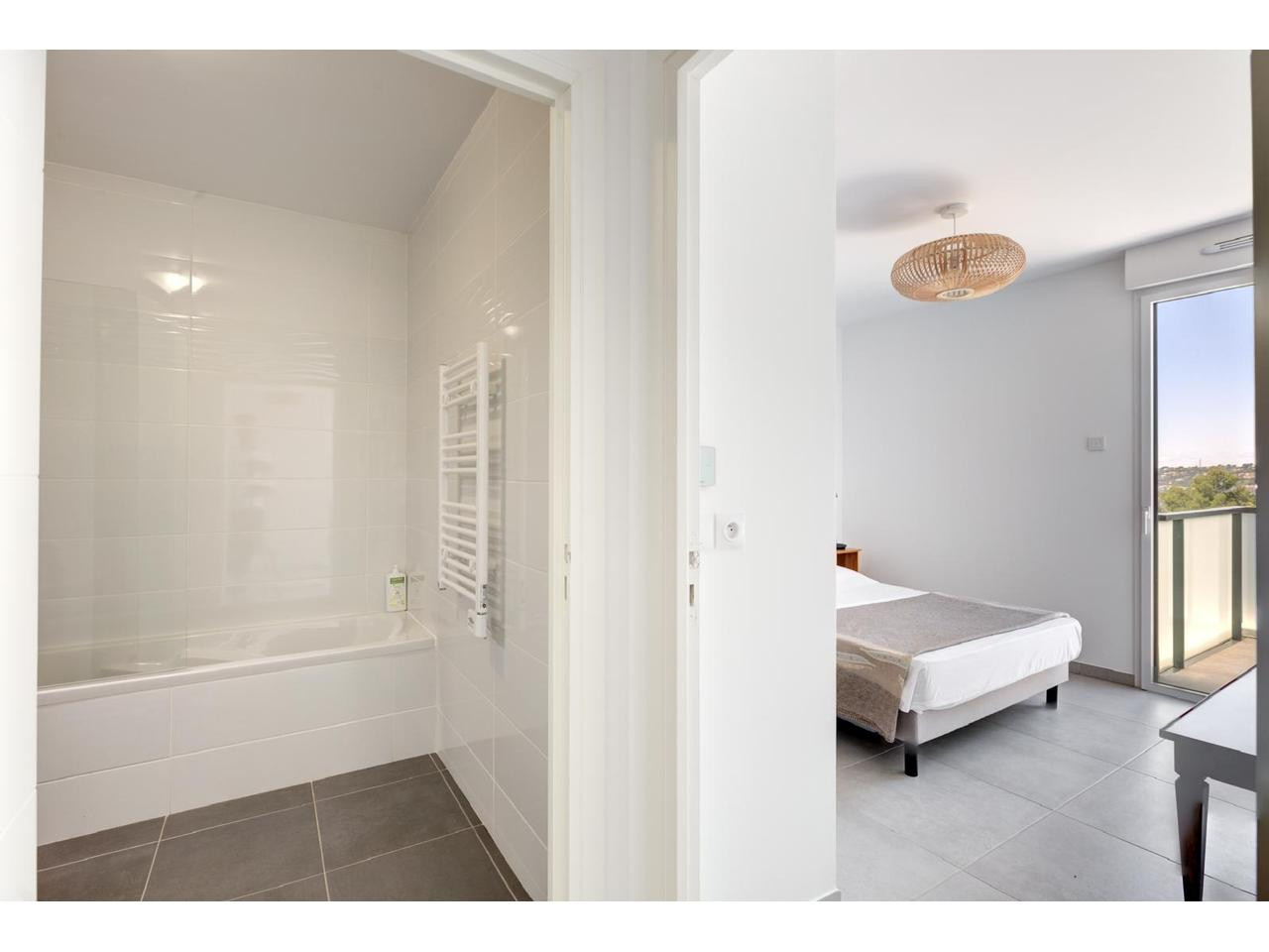 
                                                Vente
                                                 Nice Cimiez - Rare - Toit-terrasse