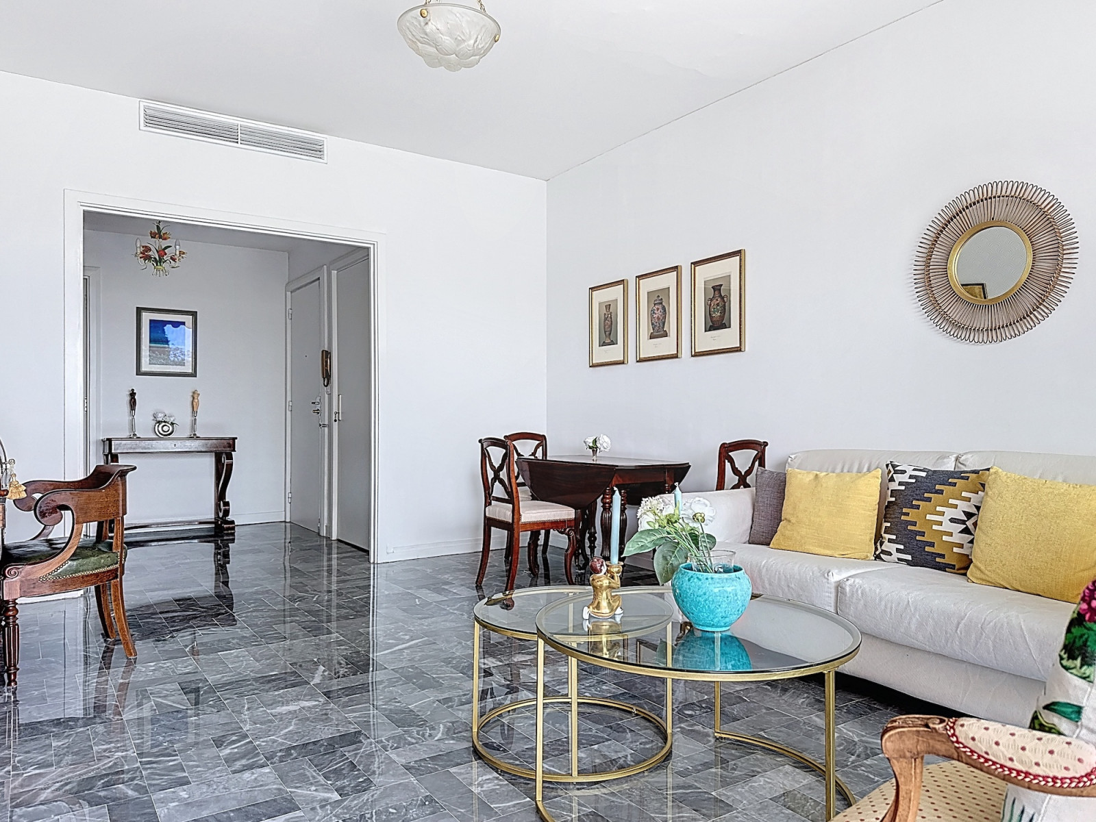 
                                                Vente
                                                 Nice Cimiez - Spacieux 3 pièces de 80 m2 dans résidence luxueuse
