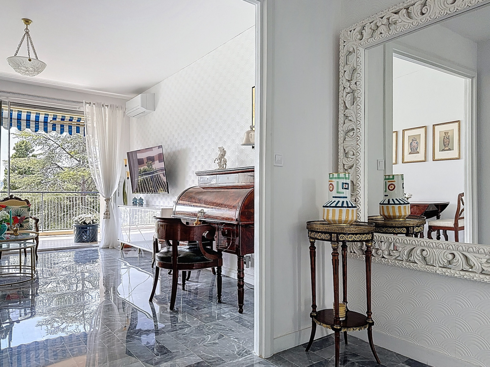 
                                                Vente
                                                 Nice Cimiez - Spacieux 3 pièces de 80 m2 dans résidence luxueuse