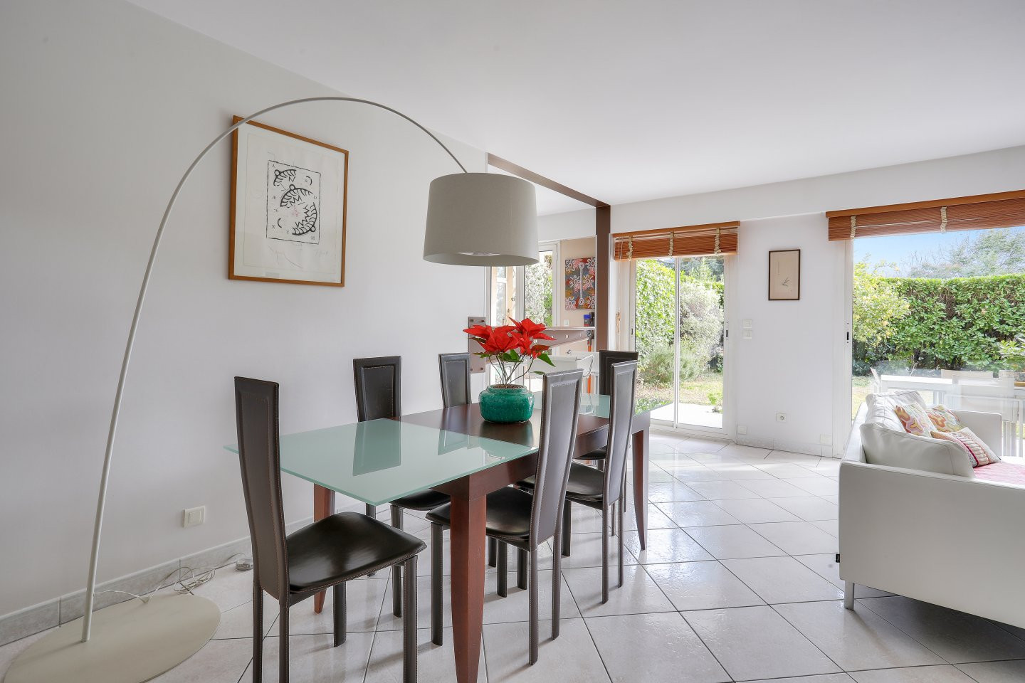 
                                                Vente
                                                 Nice Cimiez - Superbe 4 pièces en rez de jardin