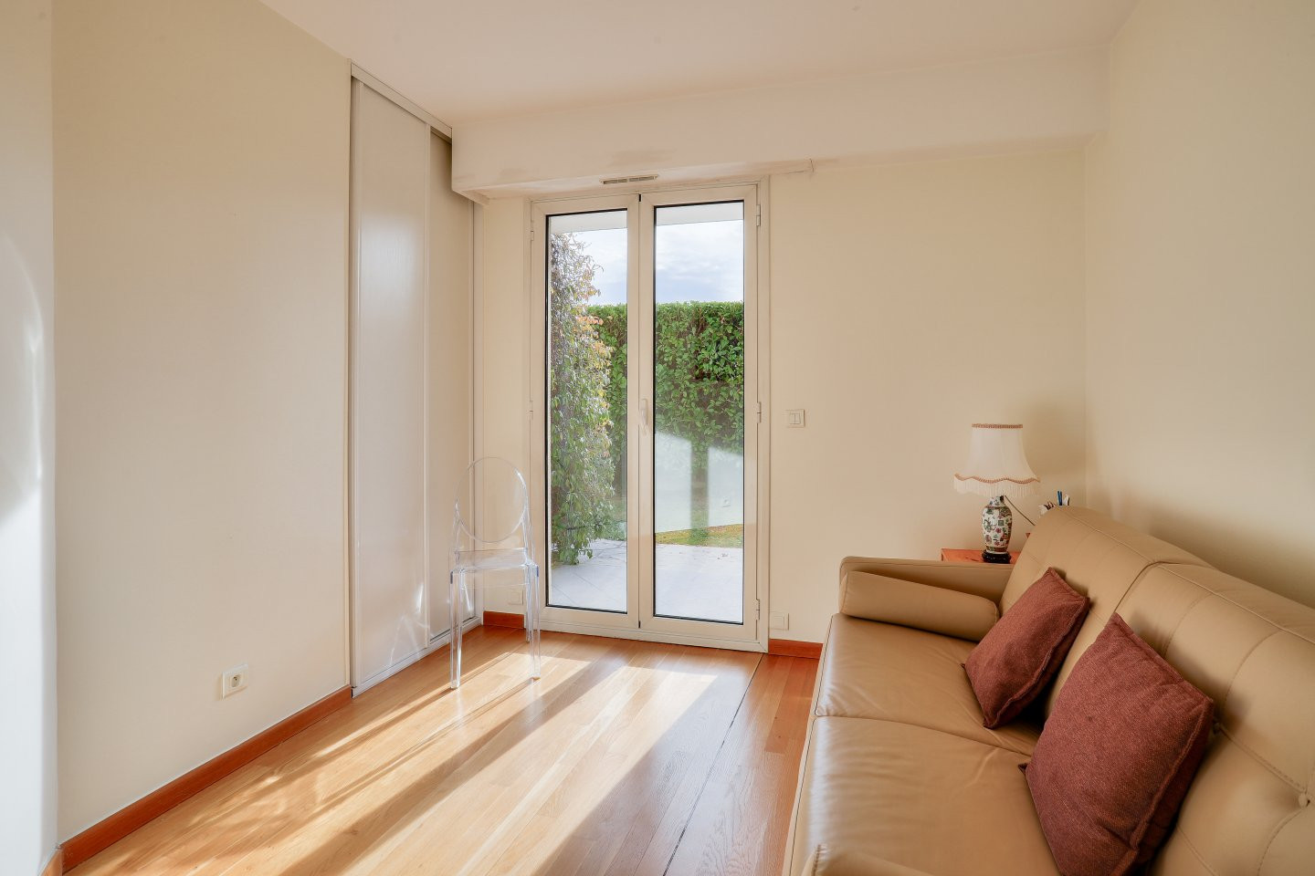 
                                                Vente
                                                 Nice Cimiez - Superbe 4 pièces en rez de jardin