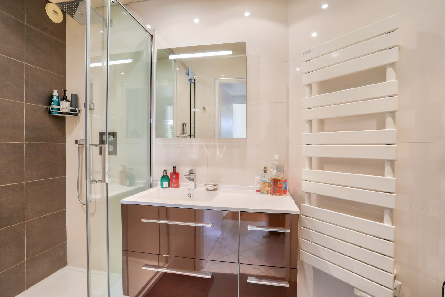 
                                                Vente
                                                 Nice Cimiez - Superbe 4 pièces en rez de jardin