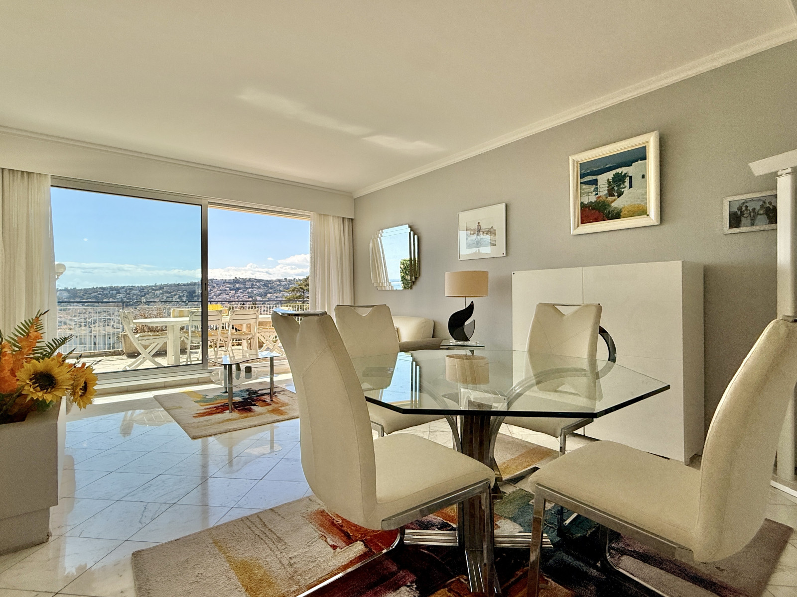 
                                                Vente
                                                 Nice Cimiez - Superbe appartement en dernier étage avec vue exceptionnelle mer et jardin