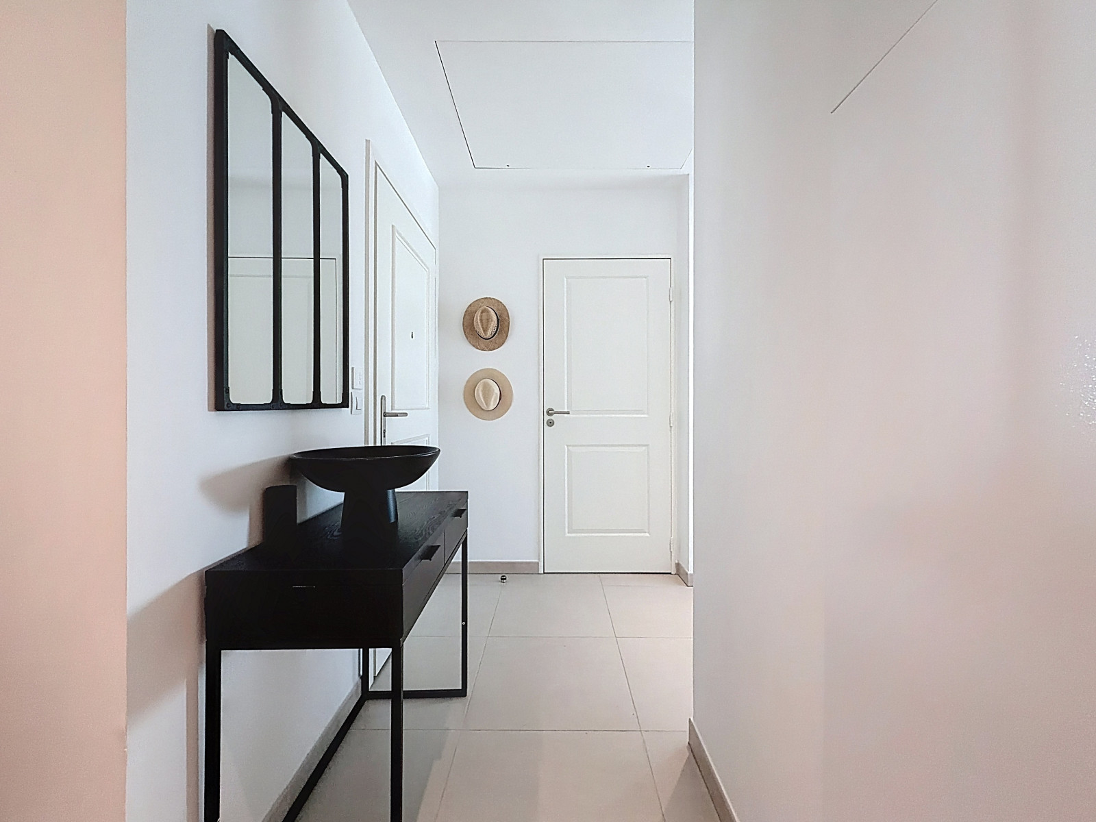 
                                                Vente
                                                 Nice Cimiez - Superbe rez de jardin dans une résidence luxueuse