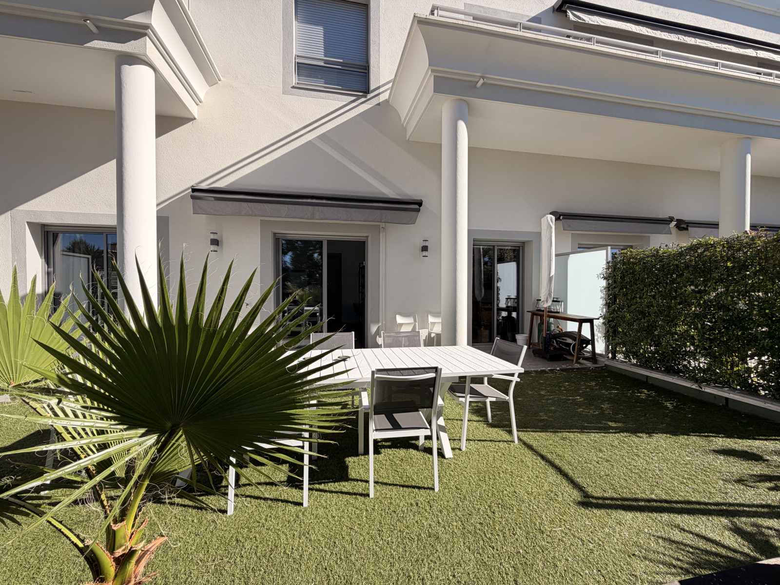 
                                                Vente
                                                 Nice Cimiez - Superbe rez de jardin dans une résidence luxueuse