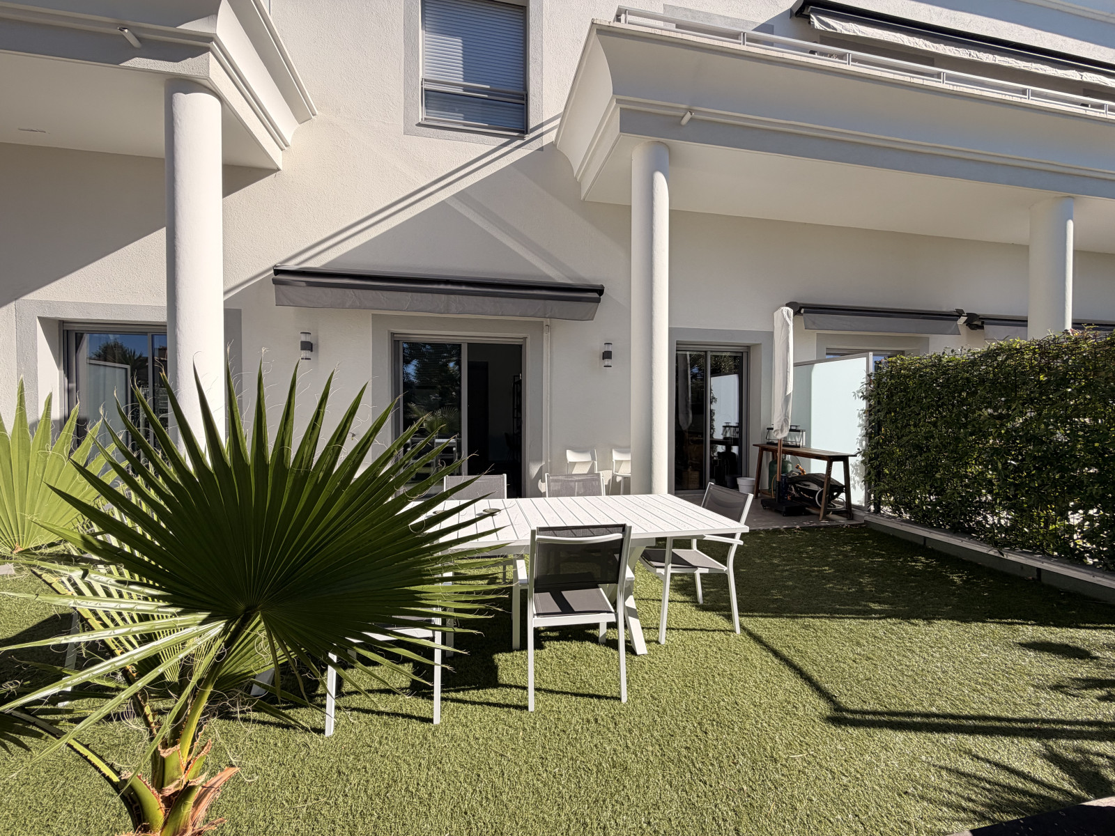 
                                                Vente
                                                 Nice Cimiez - Superbe rez de jardin dans une résidence luxueuse