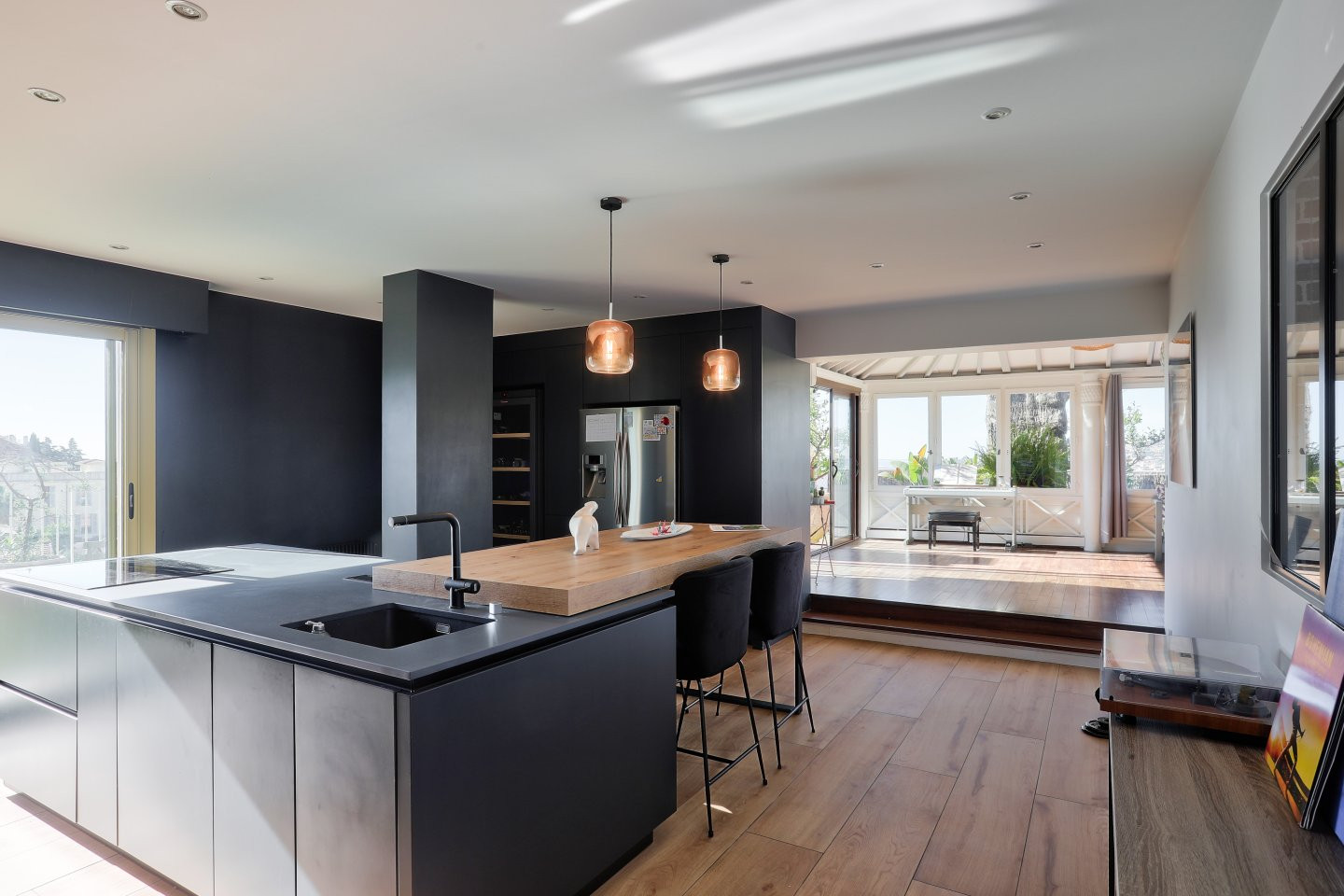 
                                                Vente
                                                 Nice Cimiez - Toit terrasse 3/ 4 pièces de 110 m2 habitables avec terrasse 317 m2