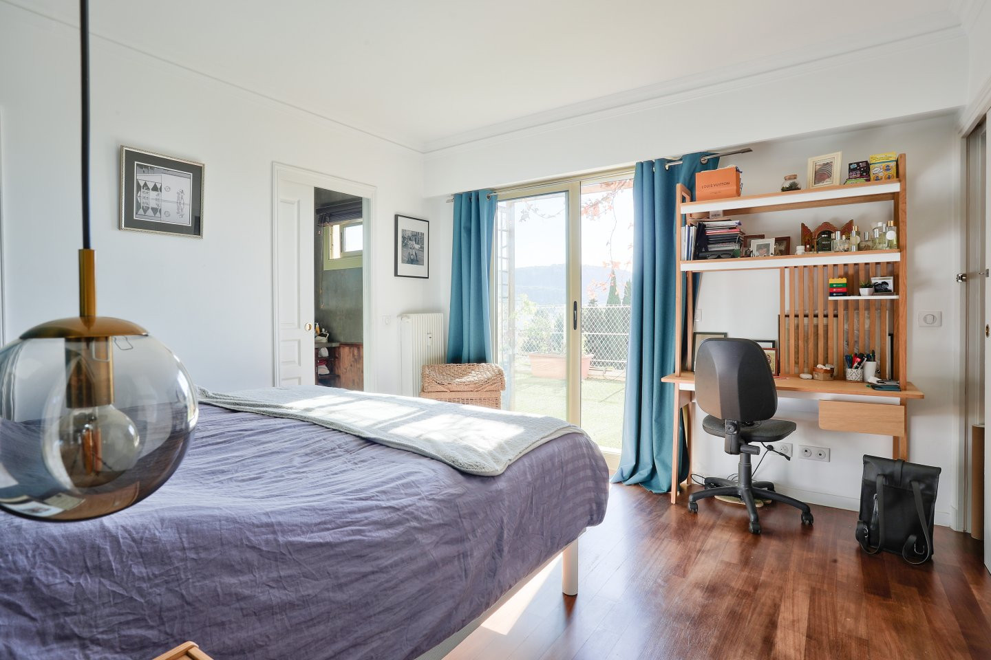 
                                                Vente
                                                 Nice Cimiez - Toit terrasse 3/ 4 pièces