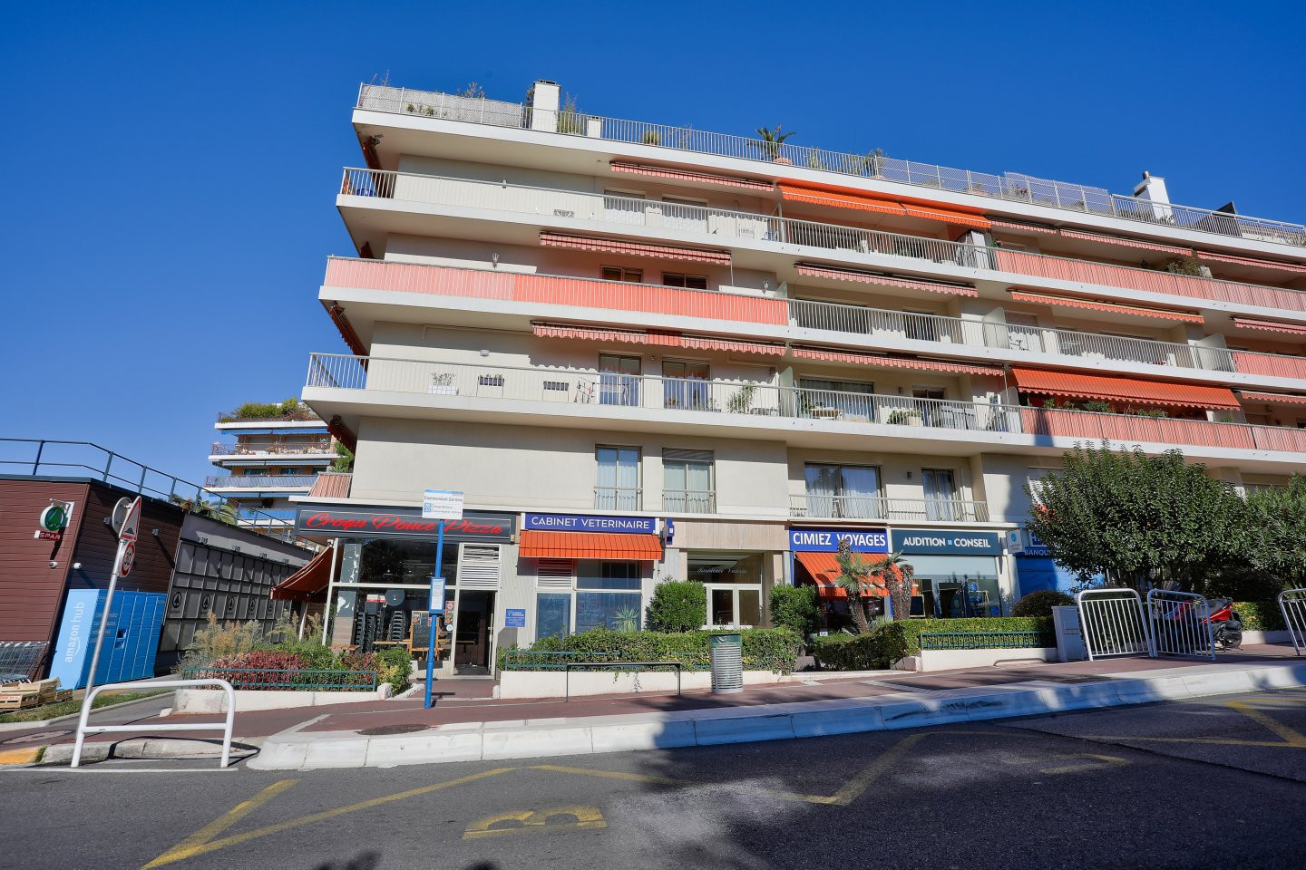 
                                                Vente
                                                 Nice Cimiez - Toit terrasse 3/ 4 pièces