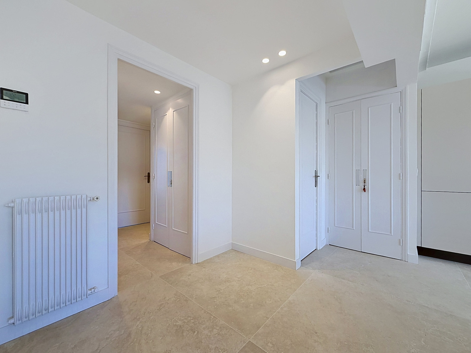 
                                                Vente
                                                 Nice Cimiez - Très bel appartement 3 pièces