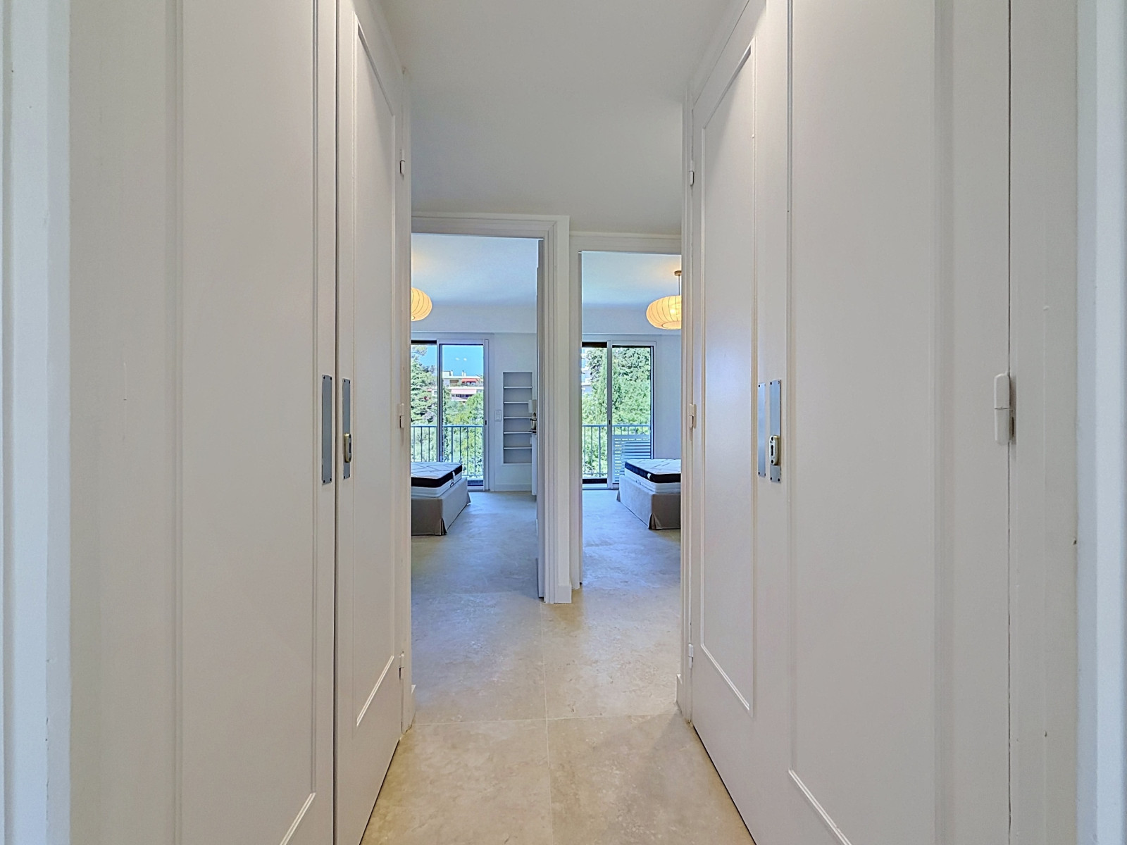 
                                                Vente
                                                 Nice Cimiez - Très bel appartement 3 pièces