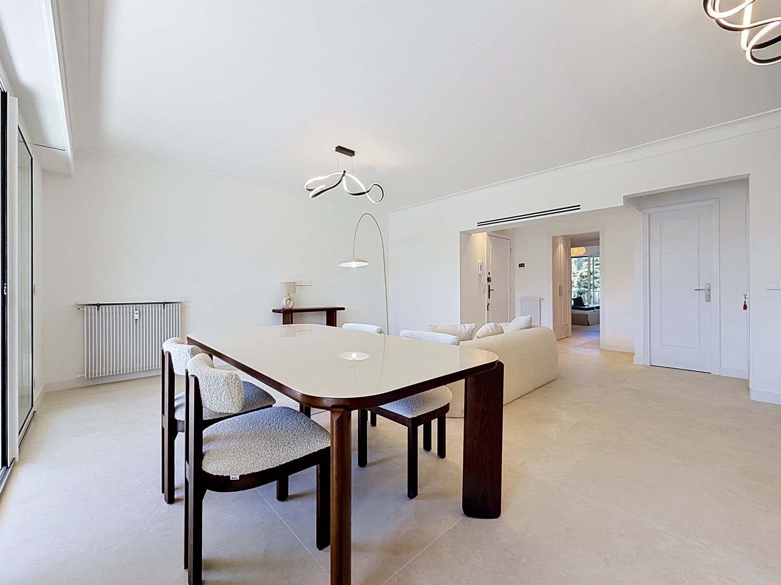 
                                                Vente
                                                 Nice Cimiez - Très bel appartement 3 pièces