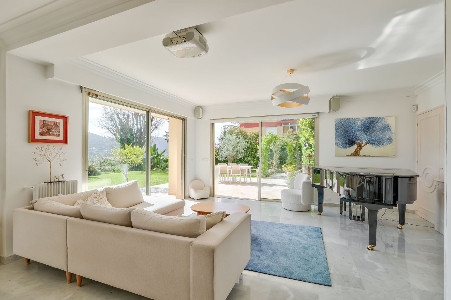 
                                                Vente
                                                 Nice Cimiez - Une vie comme dans une maison !