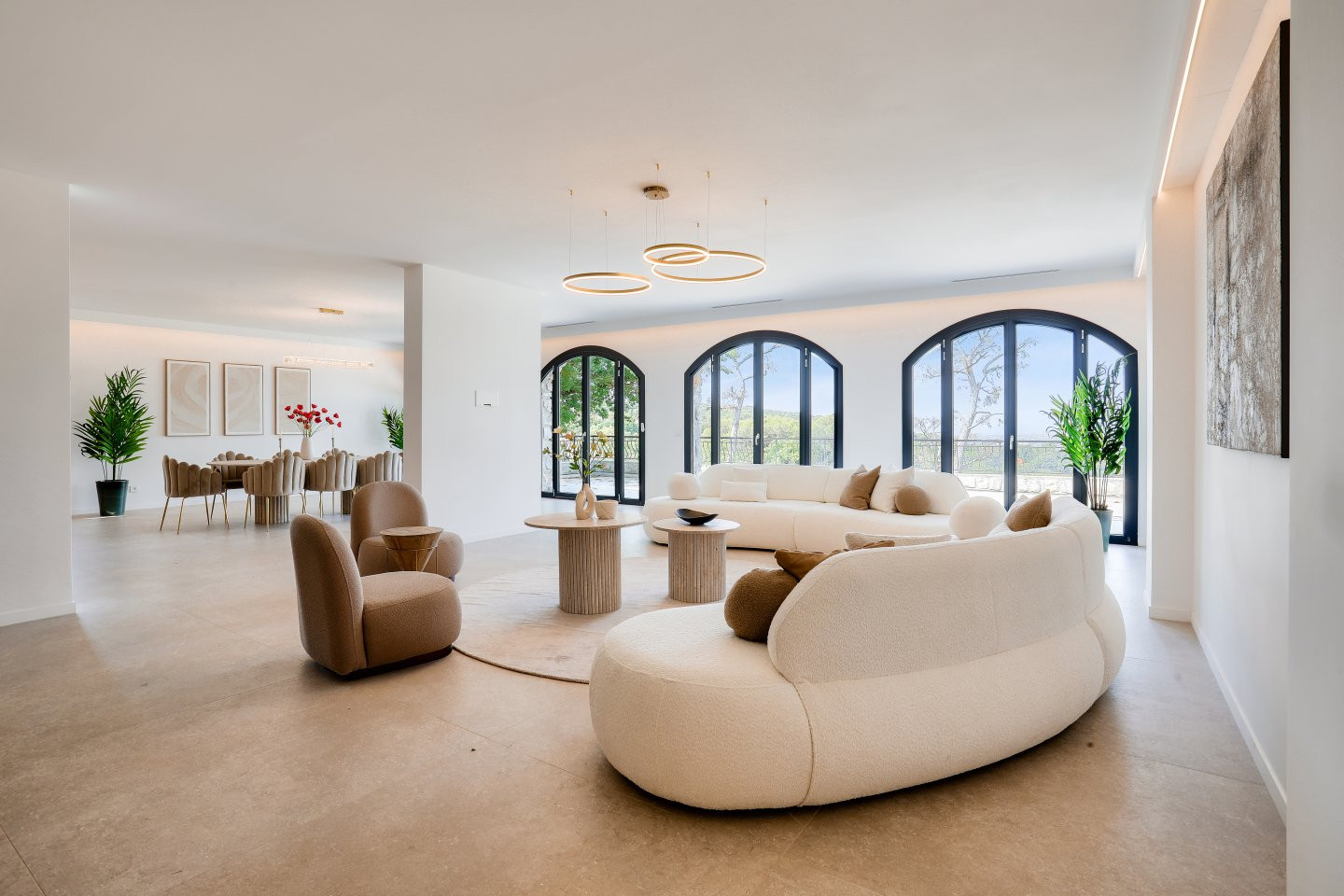 
                                                Vente
                                                 Nice - Col des Quatres Chamins - Magnifique maison 9 pièces de 395 m² entièrement rénovée avec piscine