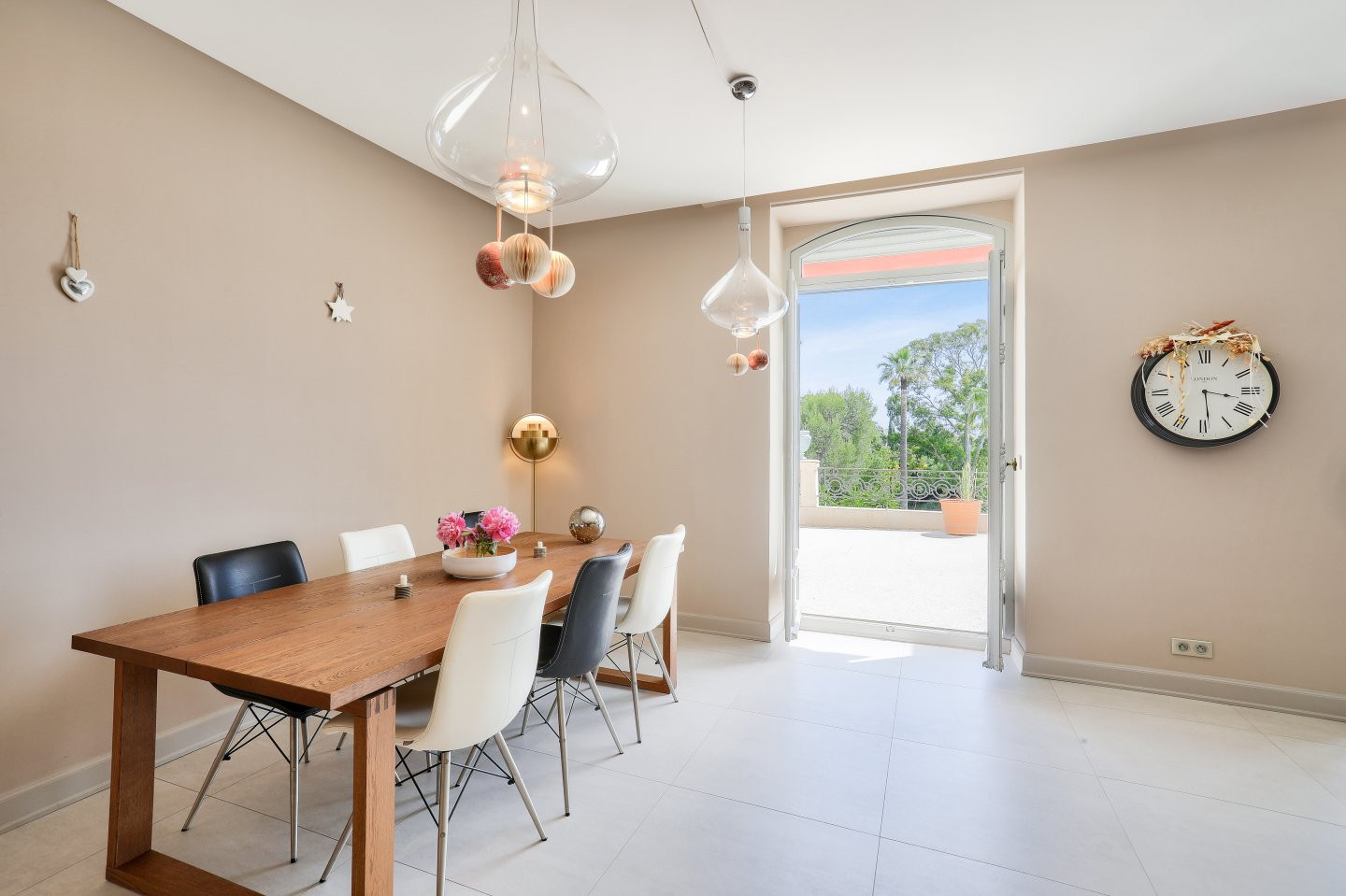 
                                                Vente
                                                 Nice - Exceptionnel appartement rénové