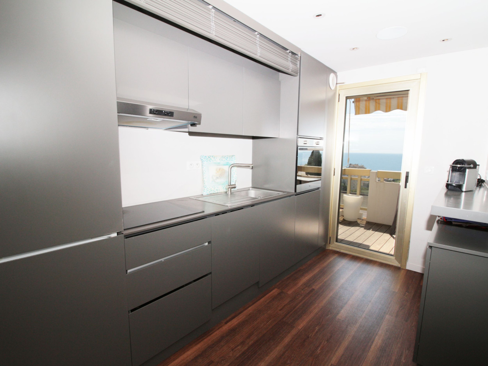 
                                                Vente
                                                 Nice Fabron 2 Pieces standing VUE MER Panoramique au calme avec piscine