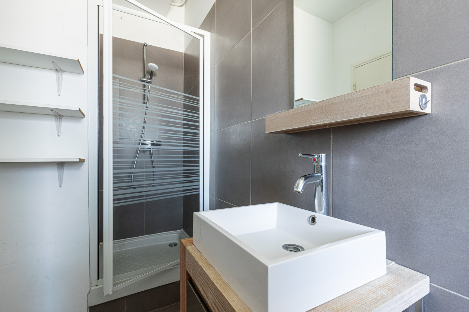 
                                                Vente
                                                 NICE / FABRON - Studio à vendre de 28 m² vue mer