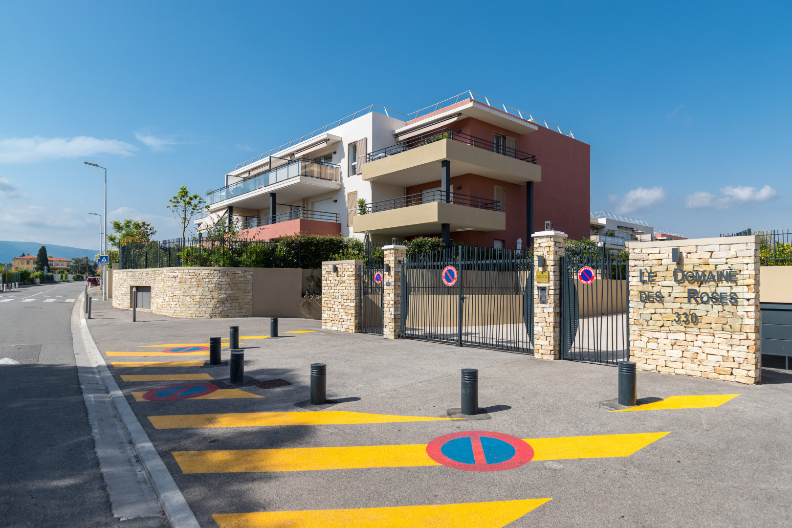 
                                                Location
                                                 NICE / FABRON - Studio MEUBLE avec terrasse et garage