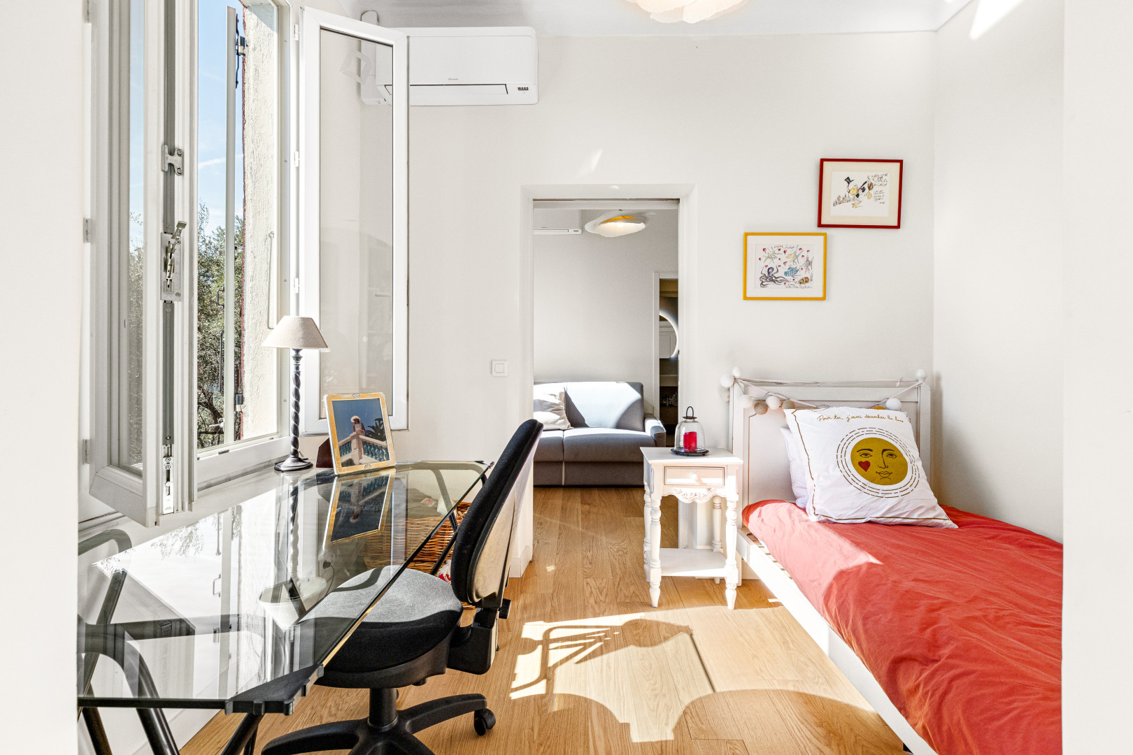 
                                                Vente
                                                 Nice - Falicon - Jolie maison 4 pièces de 95 m² rénové avec terrasse, jardin et vue sur les collines et la mer