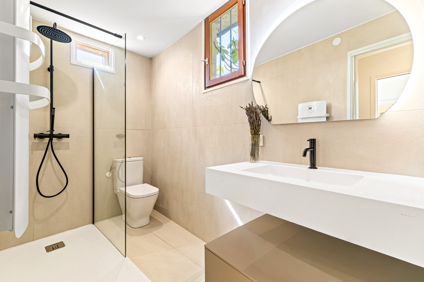 
                                                Vente
                                                 Nice - Falicon - Jolie maison 4 pièces de 95 m² rénové avec terrasse, jardin et vue sur les collines et la mer