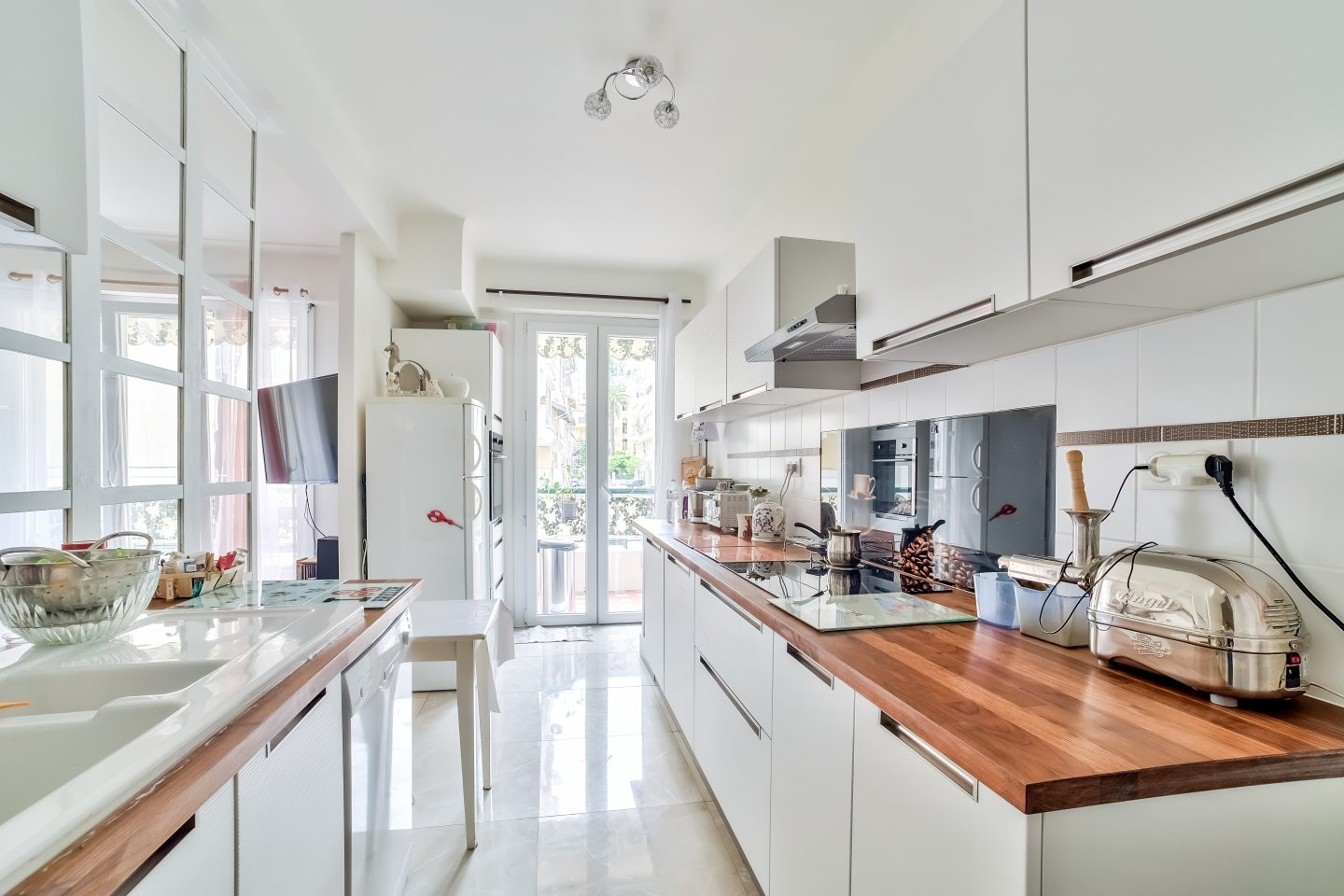 
                                                Vente
                                                 Nice Fleurs - Grand 3/4 pièces de 86 m2 avec terrasse entièrement rénové