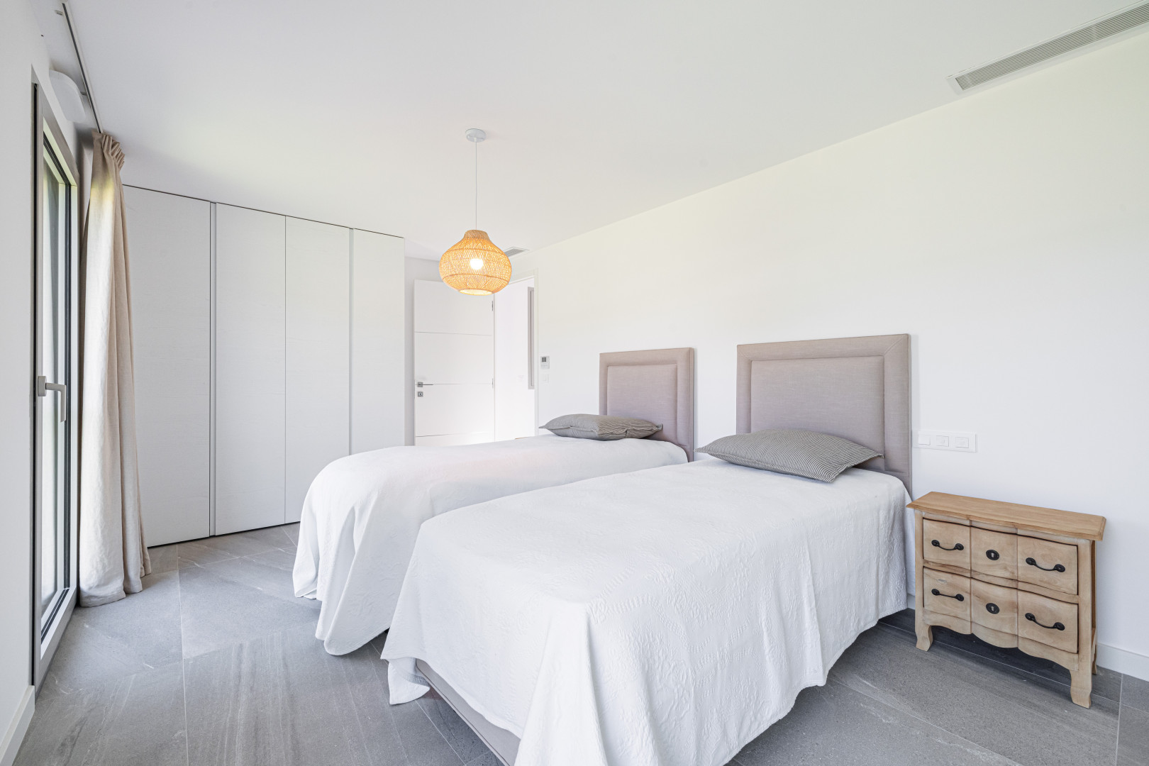 
                                                Vente
                                                 NICE - Gairaut  - Magnifique Duplex de 171 m² au sein d’un domaine fermé haut de gamme