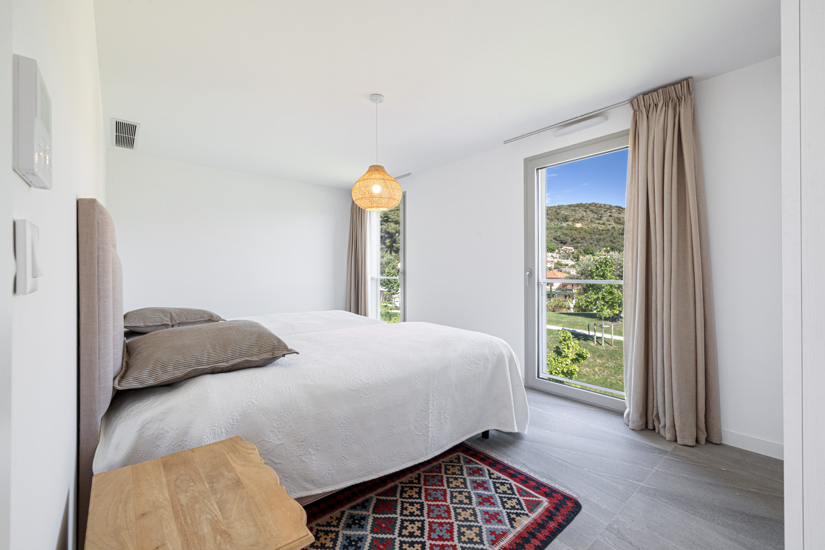 
                                                Vente
                                                 NICE - Gairaut  - Magnifique Duplex de 171 m² au sein d’un domaine fermé haut de gamme