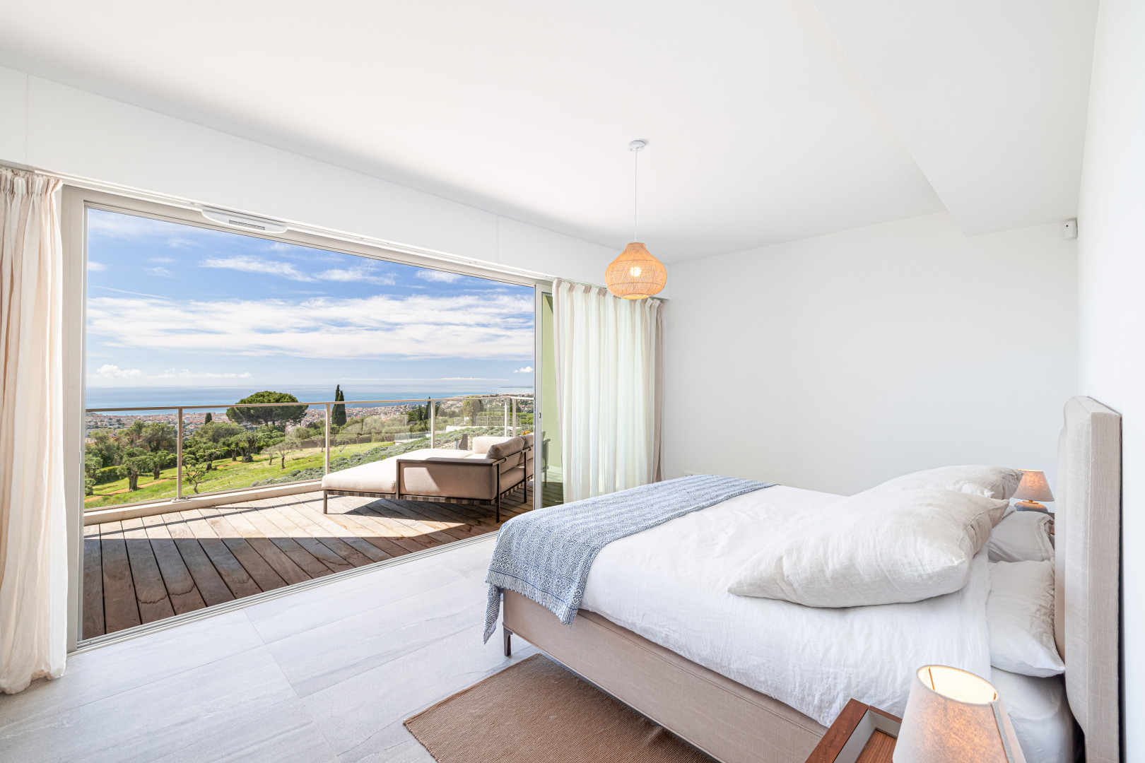 
                                                Vente
                                                 NICE - Gairaut  - Magnifique Duplex de 171 m² au sein d’un domaine fermé haut de gamme