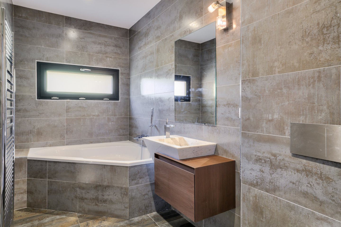 
                                                Vente
                                                 Nice Gairaut / Rimiez – Appartement 5 pièces d’exception avec terrasse panoramique, dans un domaine sécurisé