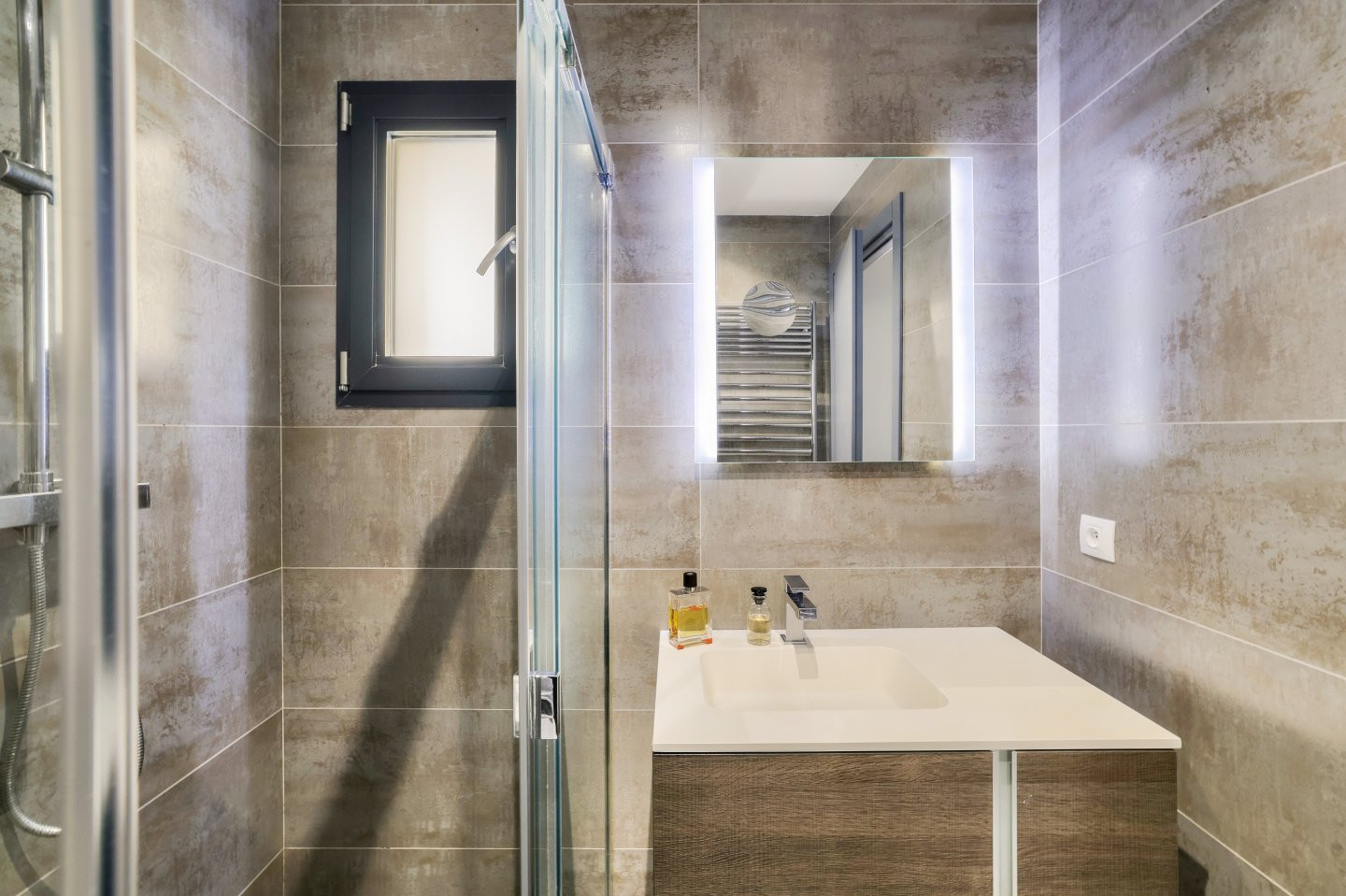 
                                                Vente
                                                 Nice Gairaut / Rimiez – Appartement 5 pièces d’exception avec terrasse panoramique, dans un domaine sécurisé