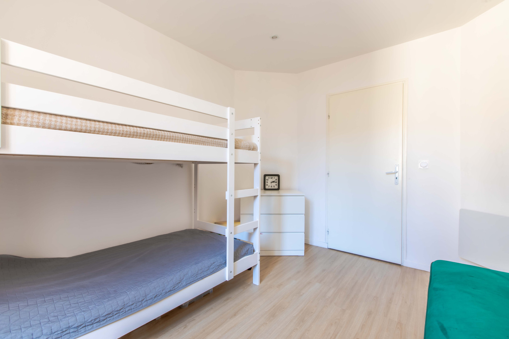 
                                                Vente
                                                 Nice - Gambetta - Magnifique 2 pièces entièrement rénové en dernier étage avec balcon