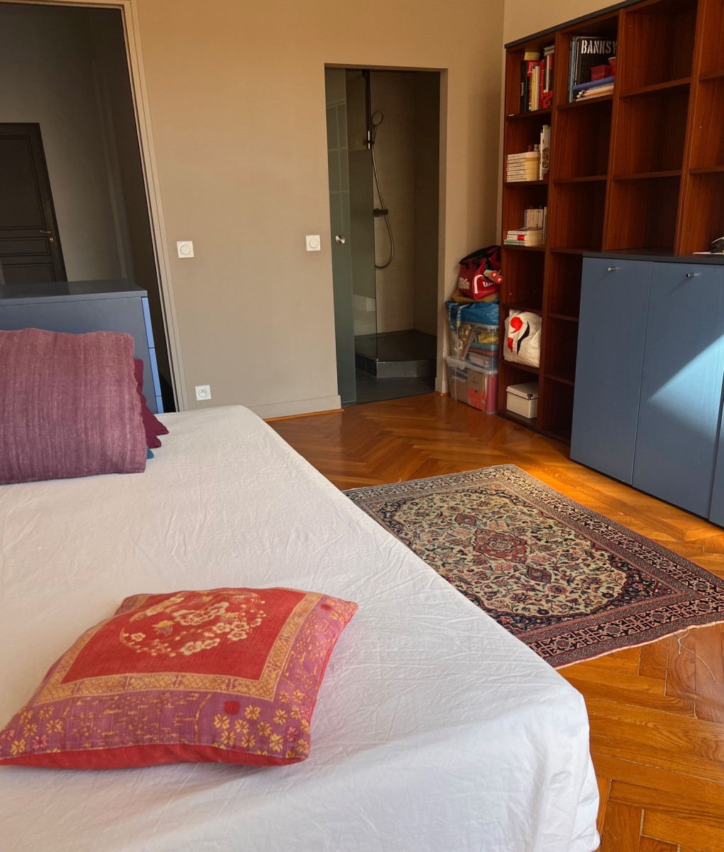 
                                                Vente
                                                 Nice Gioffredo - Magnifique appartement bourgeois de 6 pièces au coeur des commerces de la Place Massena et proche de la mer