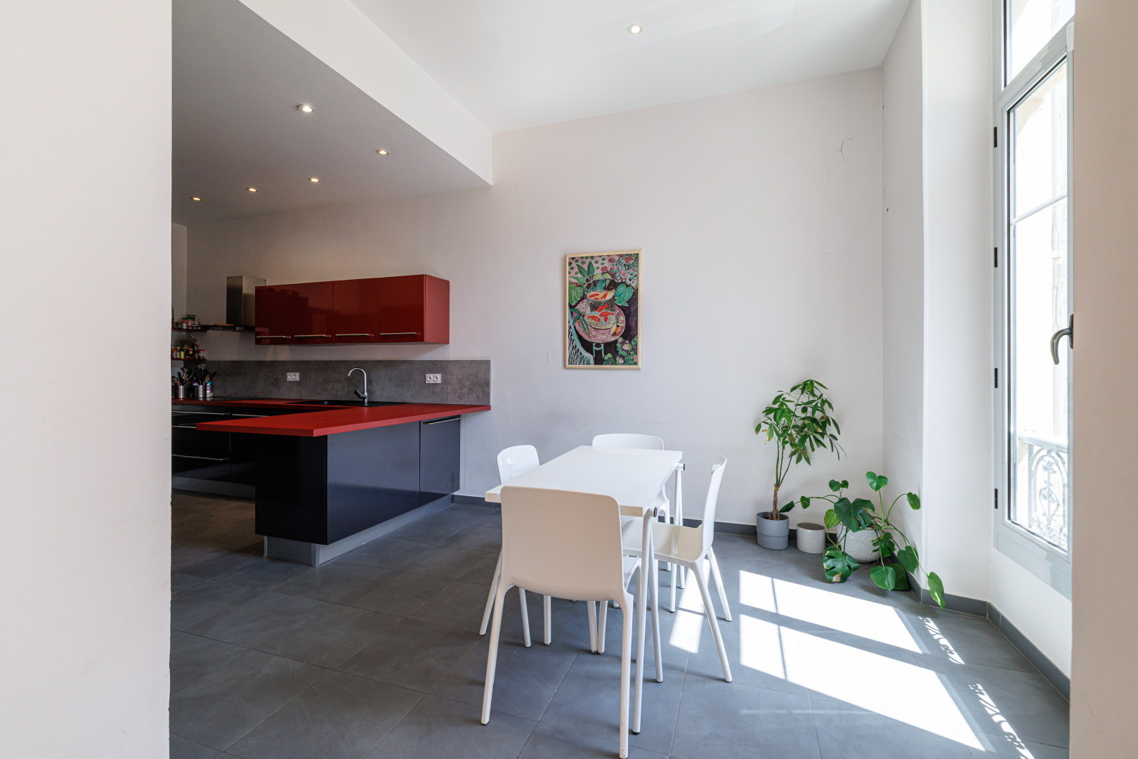 
                                                Vente
                                                 Nice Gioffredo - Magnifique appartement bourgeois de 6 pièces au coeur des commerces de la Place Massena et proche de la mer