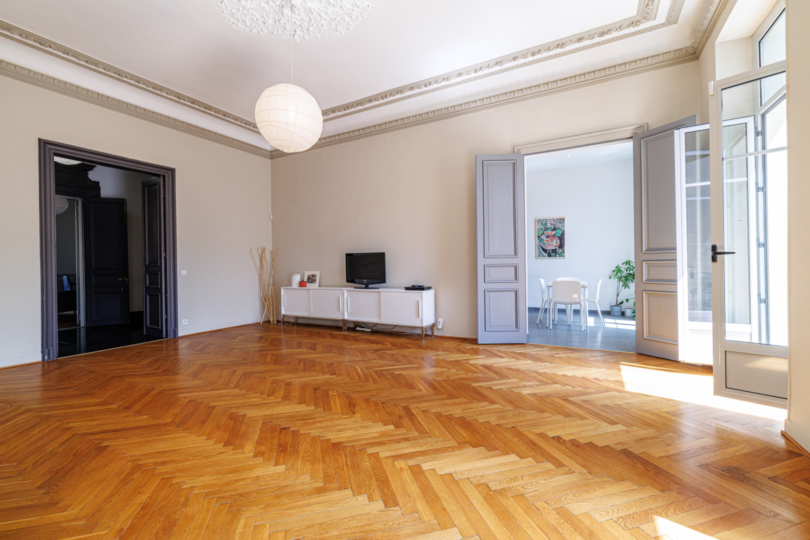 
                                                Vente
                                                 Nice Gioffredo - Magnifique appartement bourgeois de 6 pièces au coeur des commerces de la Place Massena et proche de la mer