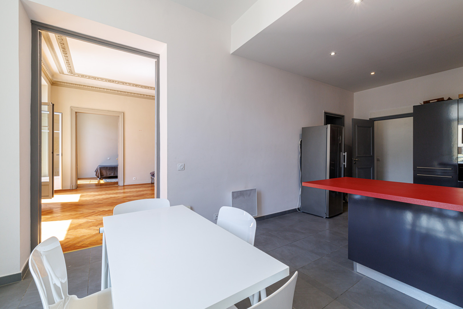 
                                                Vente
                                                 Nice Gioffredo - Magnifique appartement bourgeois de 6 pièces au coeur des commerces de la Place Massena et proche de la mer