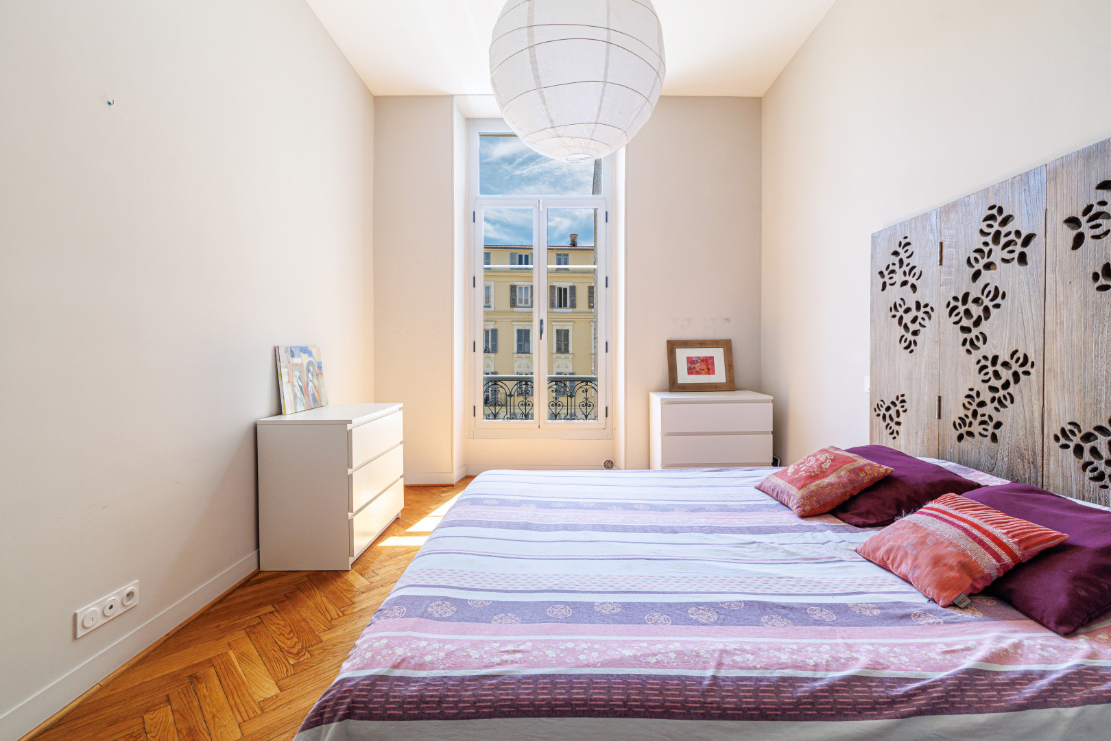 
                                                Vente
                                                 Nice Gioffredo - Magnifique appartement bourgeois de 6 pièces au coeur des commerces de la Place Massena et proche de la mer